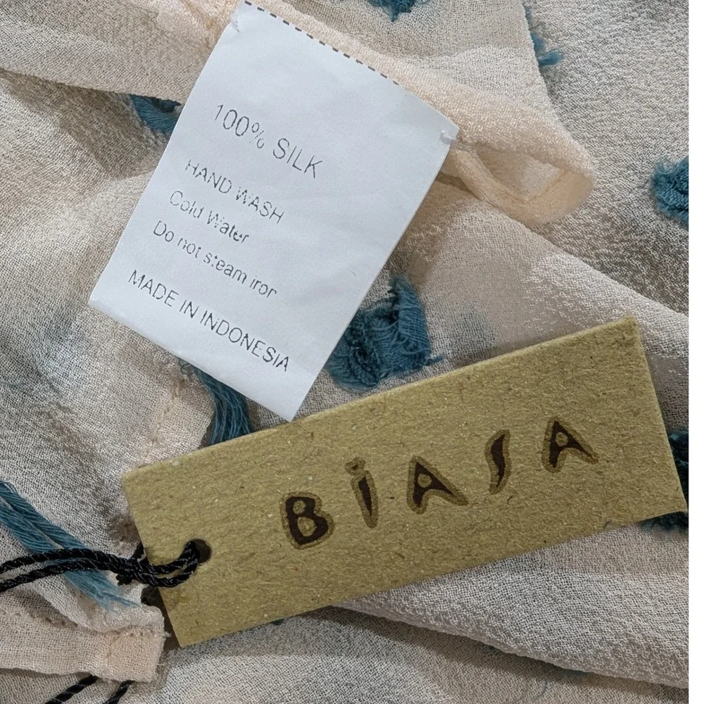 Biasa 100%‎ Silk Scarf Cream Teal Blue Tufted Fringe Textured 17